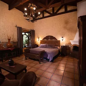 Real Plaza Hotel Antigua